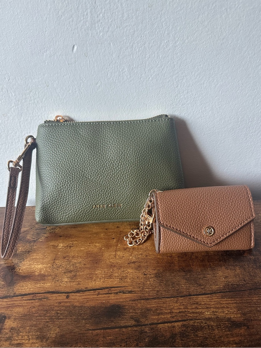 Anne Klein Olive Wristlet with Brown Chain Card Case With Gold Chain Strap NWOT - Picture 1 of 4